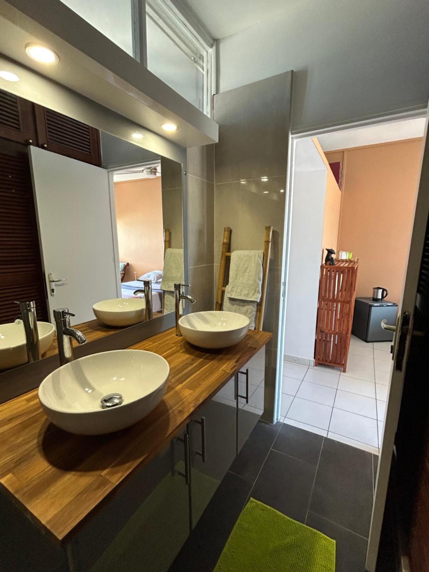 Pelikan Chambres D'Hotes Pointe-a-Pitre  Room photo